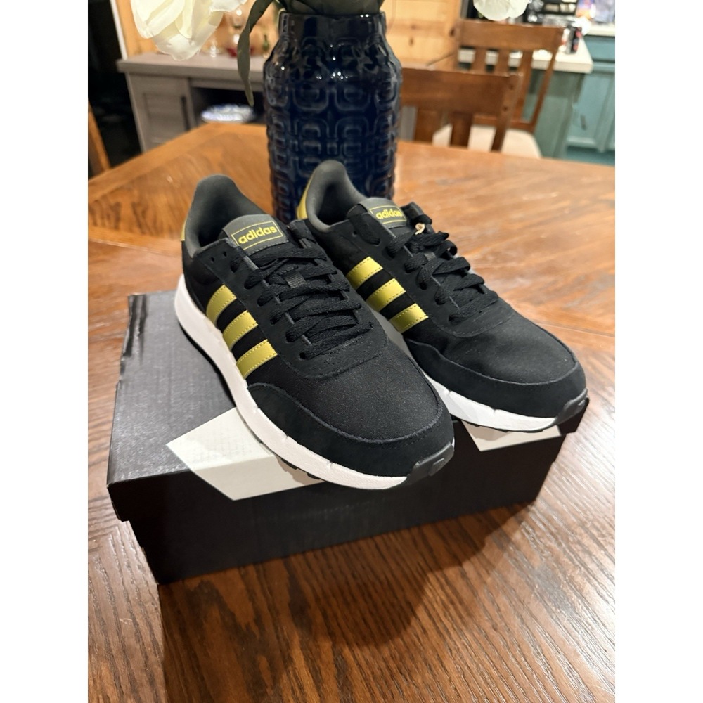 Adidas Run 60s 2.0 sneakers in black and gold Women's 7.5 NWB! Comfy And Stylish - Picture 2 of 5